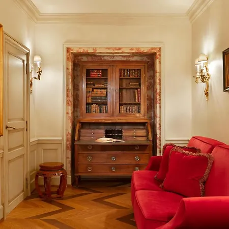 Hotel Airelles Gordes, La Bastide 5*